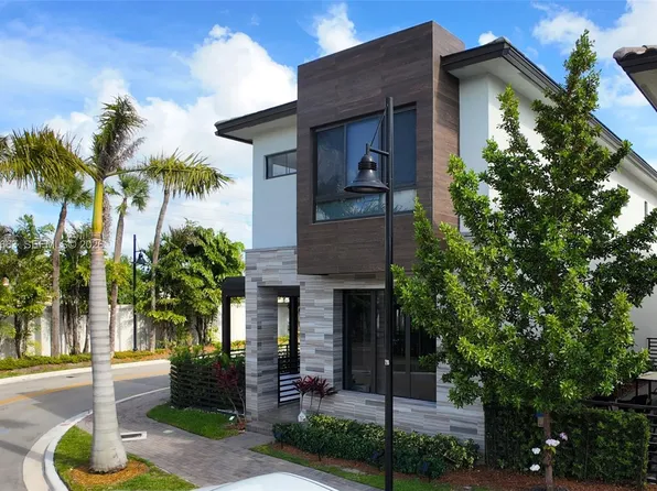 8002 NW 43rd St, Doral, FL 33166