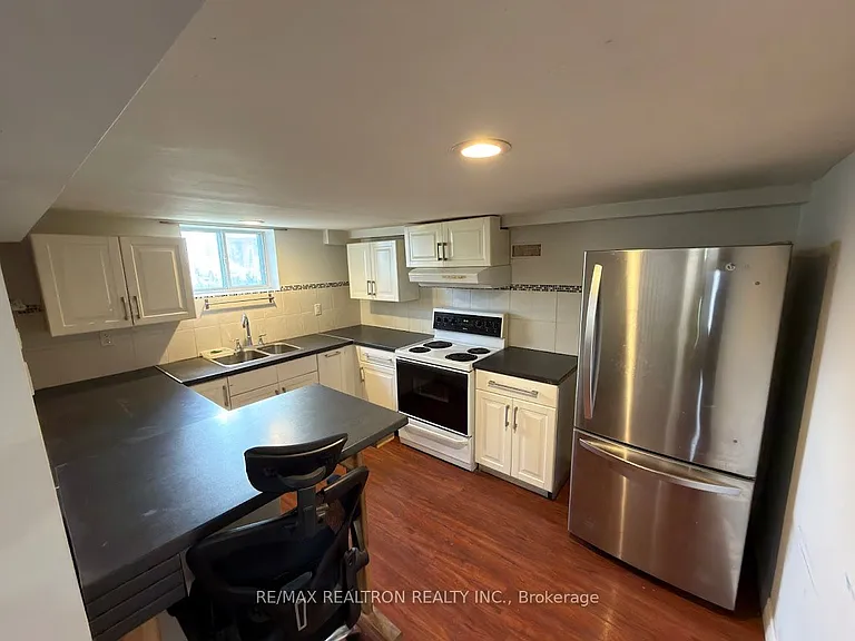 32 Belgravia Ave #MAIN — Photo 30