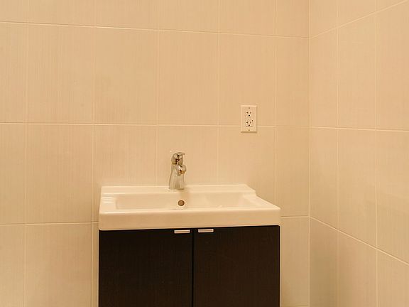 5th image of 382 6th Ave #A