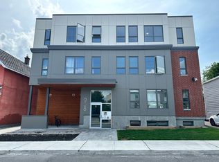 258 Carruthers Ave #13, Ottawa, ON K1Y 1N9