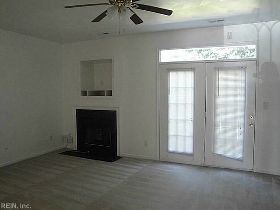 3rd image of 4019 Ketch Dr