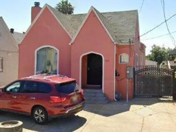 5011 Fairfax Ave, Oakland, CA 94601