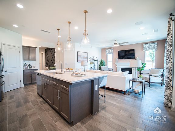5th image of 707 Arrowhead Dr #4V115V