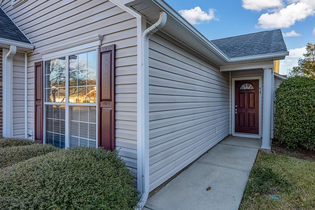 Building Photo - 94 Currant Ln