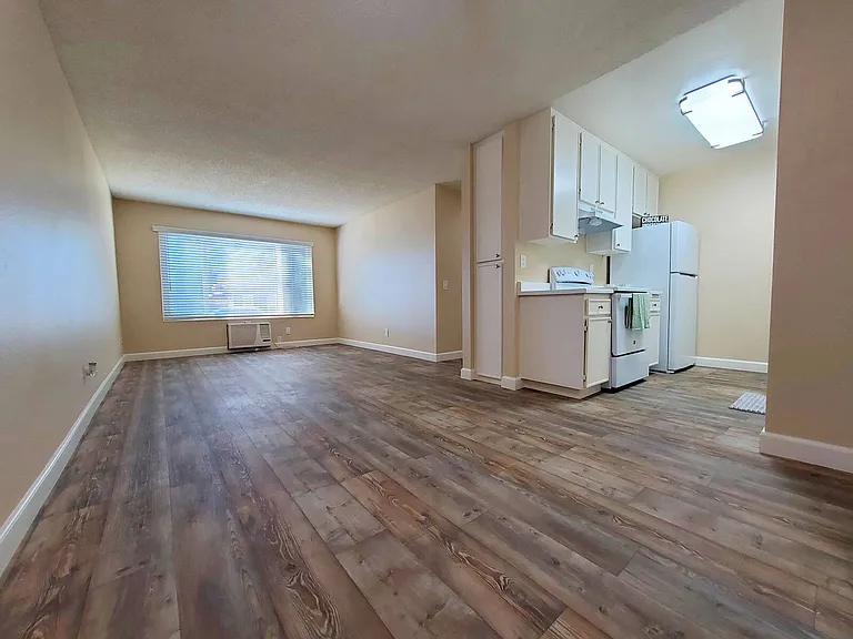 Stoneridge Apartments! — Photo 2