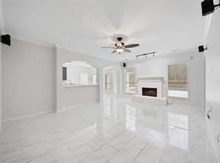 15 Finetta Ln, Alvin, TX 77511
