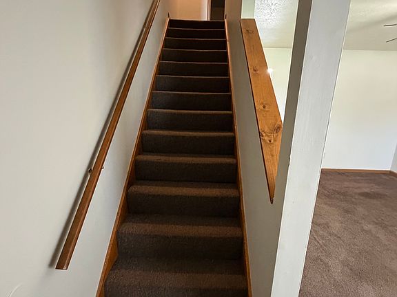 5th image of 1530 Hawk Cir APT A