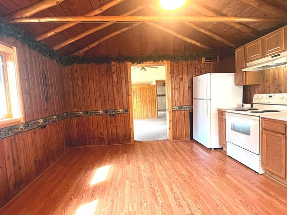 3rd image of 305 N Beverly Dr