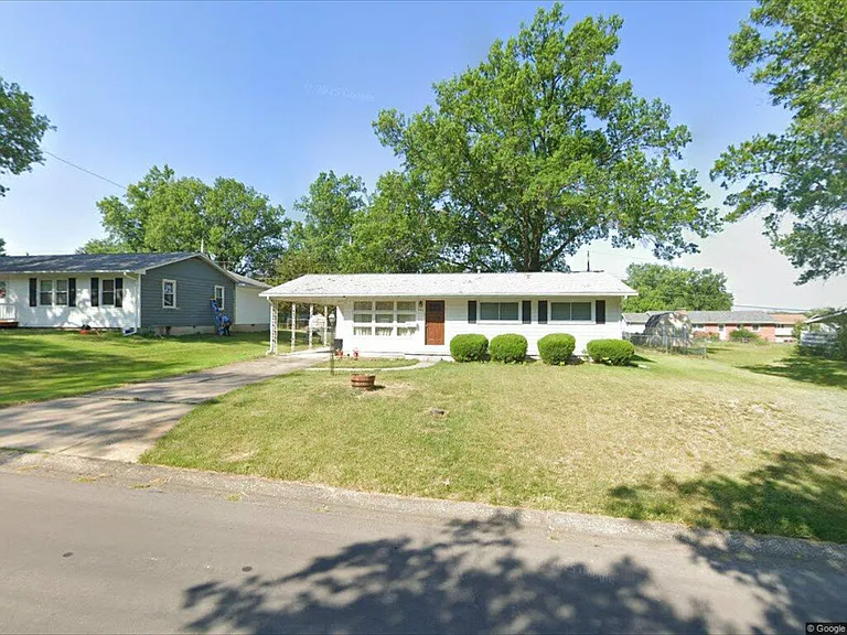 1203 Ringo St — Photo 1