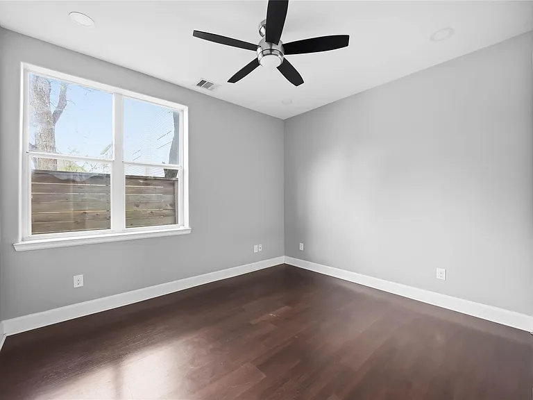 708 Schwartz St — Photo 22