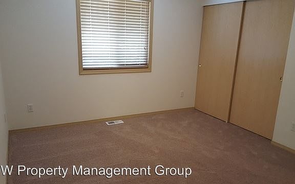 5th image of 1006 85th Dr NE