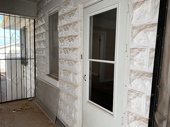 3rd image of 2424 Gold Ave