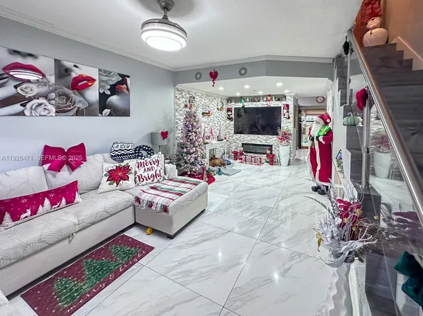 2216 W 53rd Pl #2216, Hialeah, FL 33016