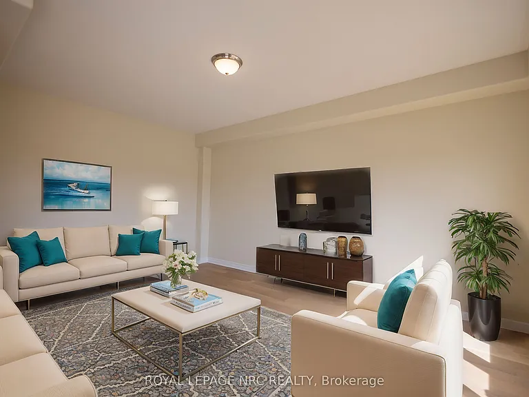 33 Cinnamon St — Photo 3