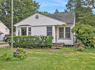 951 Wilson Ave, Norton Shores, MI 49441