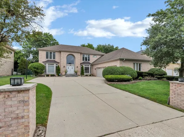 1922 Deercrest Ln, Northbrook, IL 60062