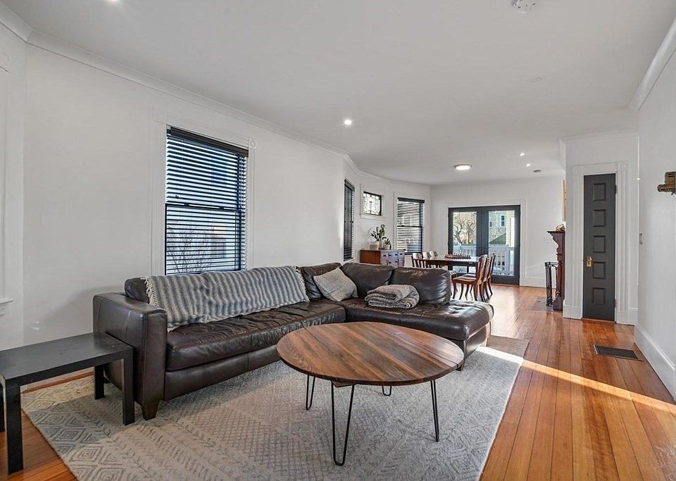 28 Blue Hill Ave, Milton, MA 02186 Zillow