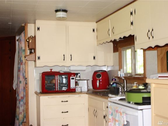 3rd image of 4516 79th Ave NE