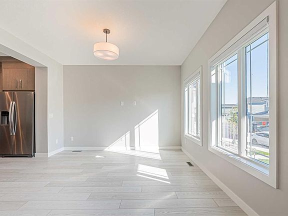 5th image of 153 Dawson Wharf Rise