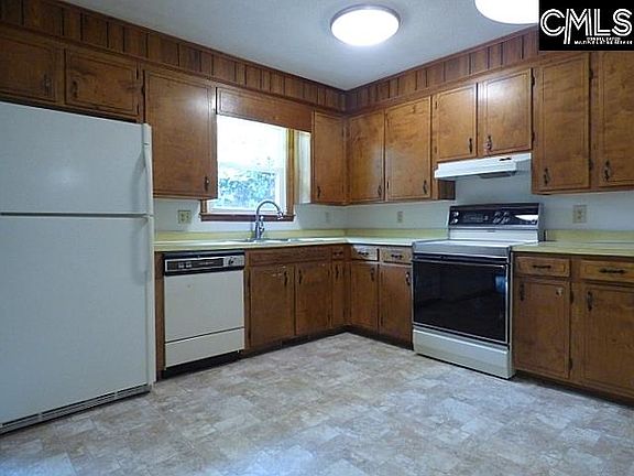 2nd image of 208 Sommerset Dr