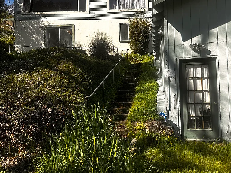 Manzanita Rd — Photo 14