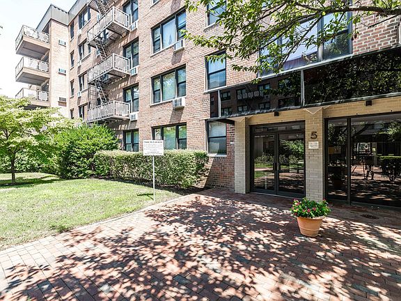 3rd image of 5 Birchwood Ct APT 3H
