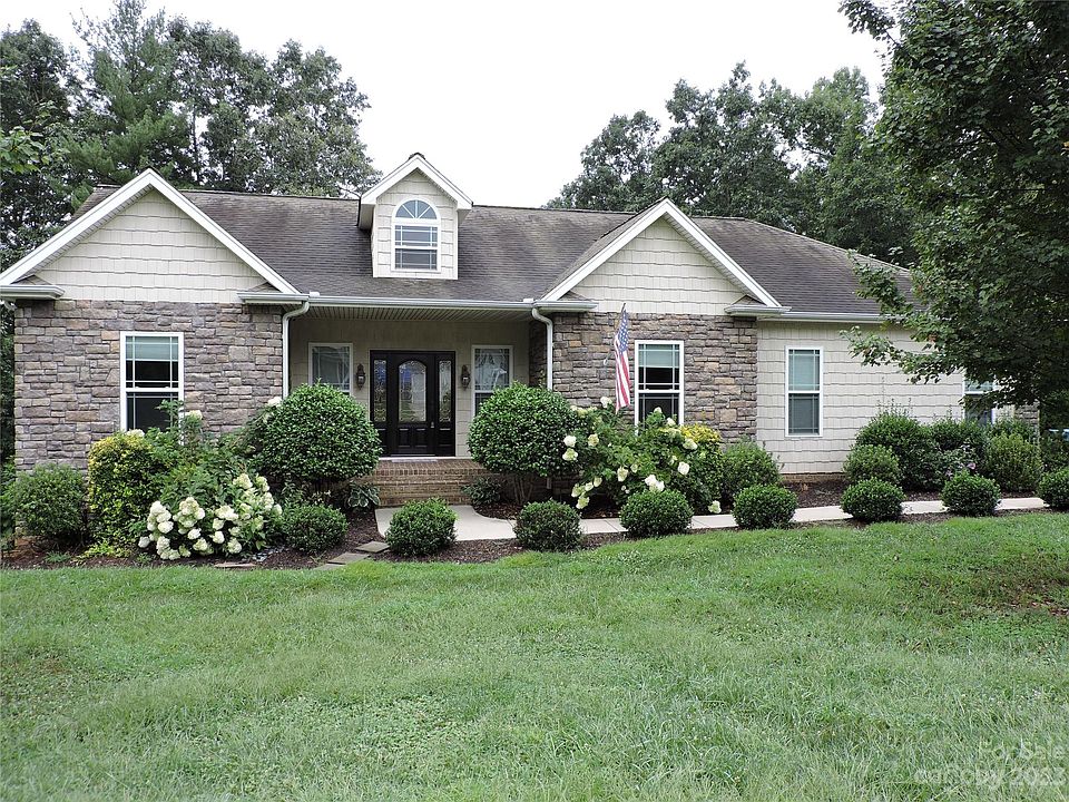 1st image of 2027 Tall Oak Dr