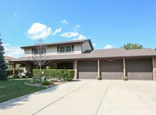 7325 Exner Rd, Darien, IL 60561