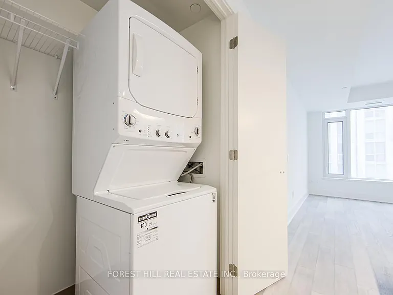 11 Yorkville Ave #2506 — Photo 29