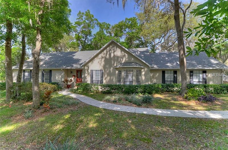 2nd image of 102 Laurel Tree Way