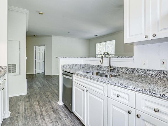 5th image of 3009 Nicosh Cir Unit 4210