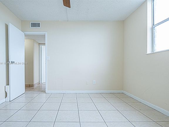 5th image of 2800 Somerset Dr APT 314J