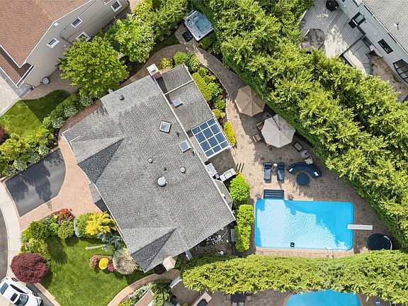 3rd image of 2539 Bradley Court