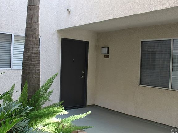 5th image of 5510 Owensmouth Ave APT 131