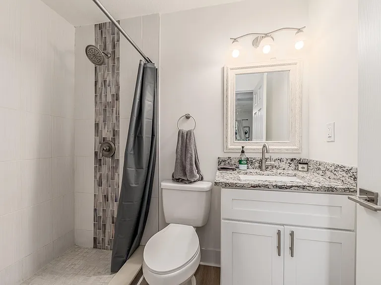 1170 SW 31st St — Photo 6