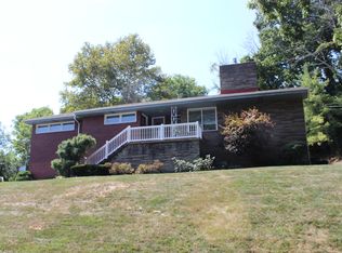 11633 E 1st St, Conneaut Lake, PA 16316