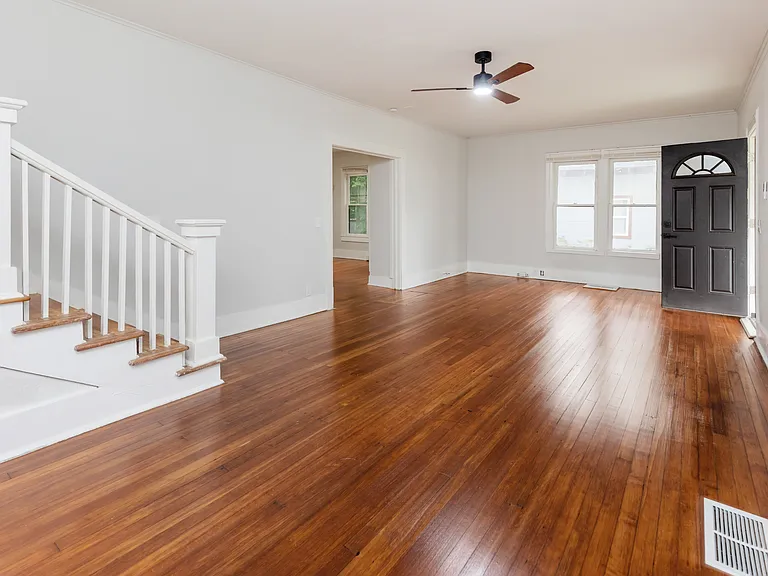 1025 W Walker St — Photo 34