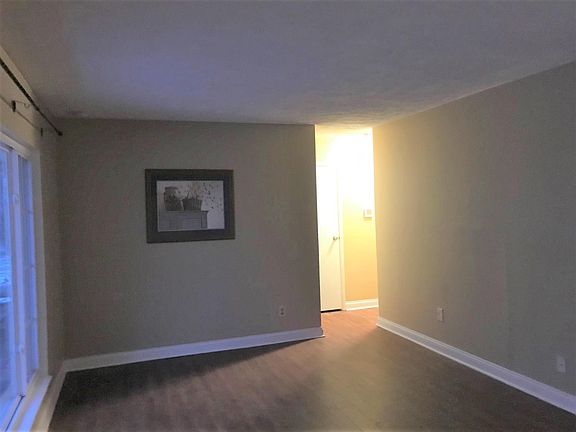 4th image of 211 Rogers Dr
