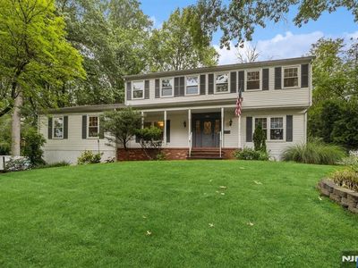 890 Ridgewood Ave, Oradell, NJ, 07649