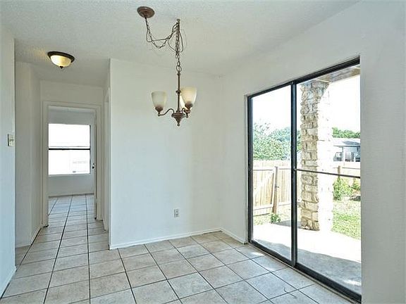 4th image of 1702 Horseshoe Cir