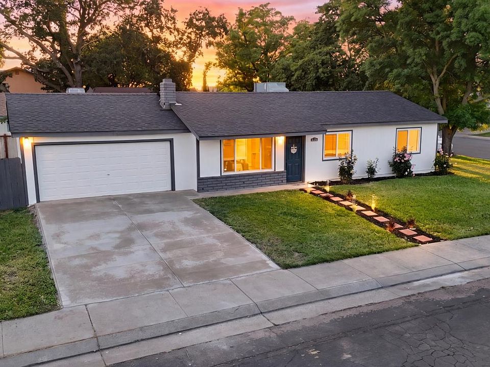 1st image of 8437 Cherbourg Way