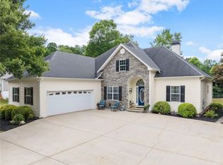 274 Oak Creek Dr, Dawsonville, GA 30534