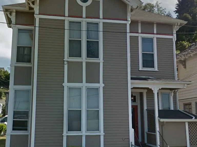 591 Commercial St — Photo 12