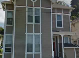 591 Commercial St APT 4, Astoria, OR 97103