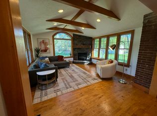 3281 Smith Kramer St NE, Hartville, OH 44632