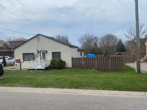24 Hunt St, Clarington, ON L1C 2W7