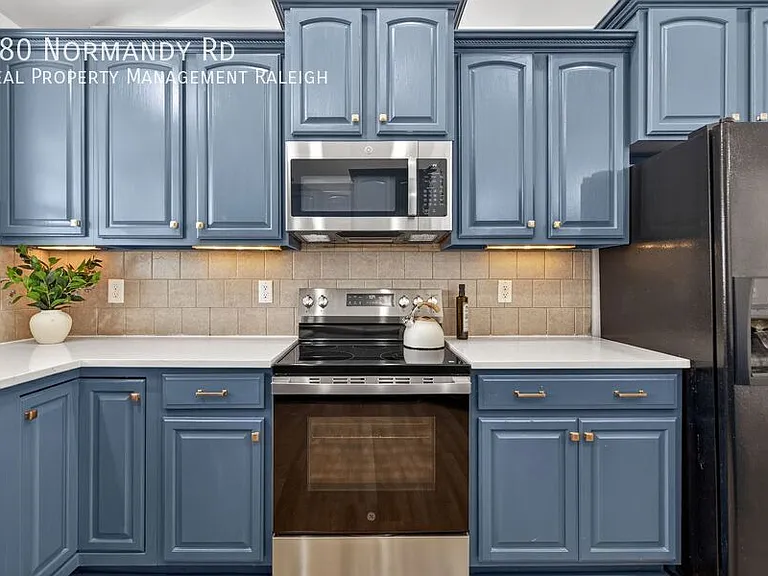 180 Normandy Rd — Photo 11