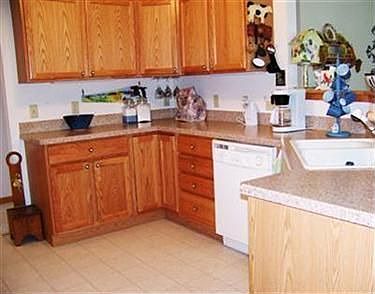 3rd image of 3924 Edinburgh Dr