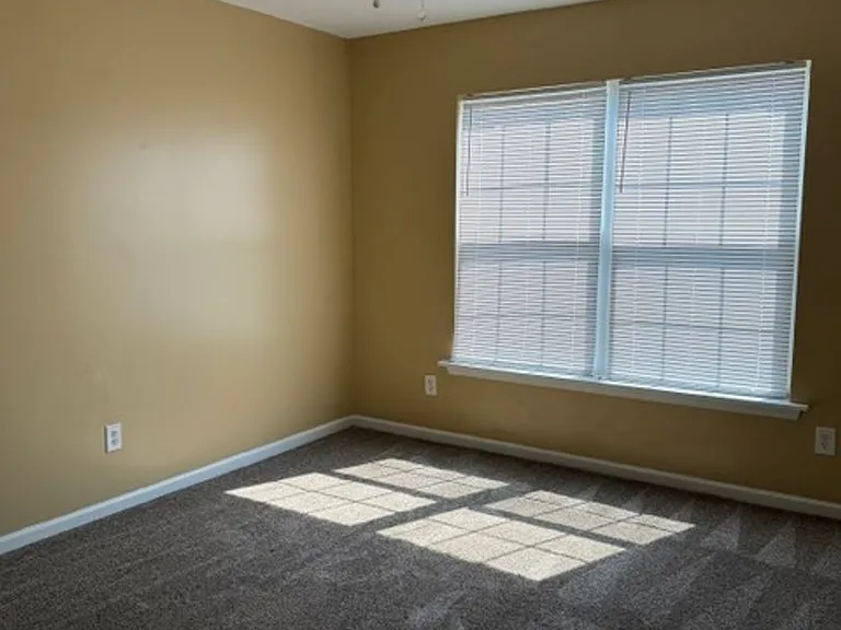 1832 Heathers Way — Photo 32