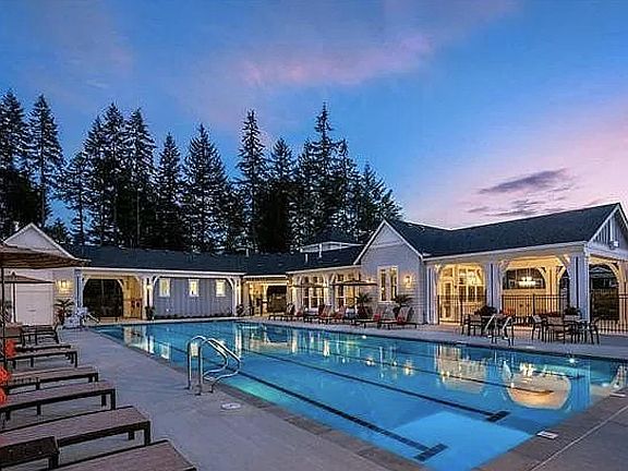 community standard swimming pool